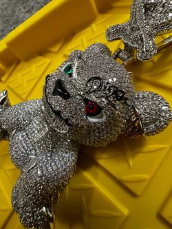 VVS Moissanite (custom bear) pendant