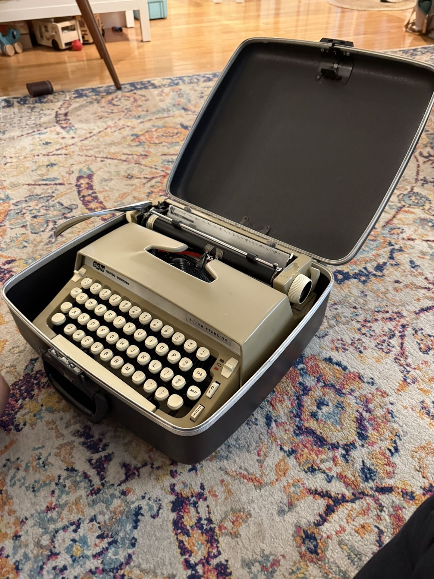1968 Super Sterling Smith Corona Working Typewriter 