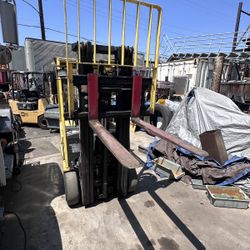 Hyster Forklift 3,000-LB