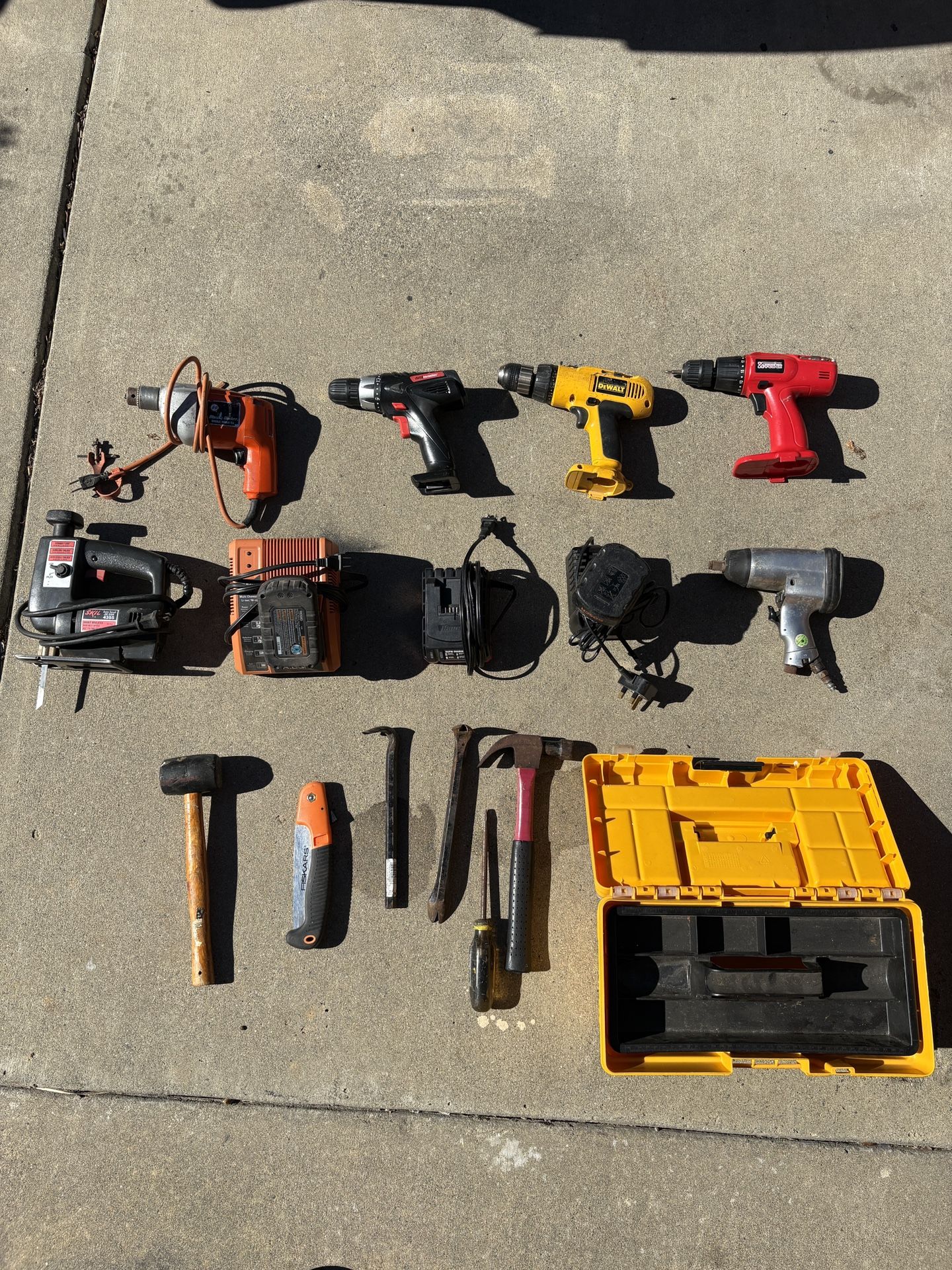 Tools / Drills / Jigsaw / Hammers / Impact / Case
