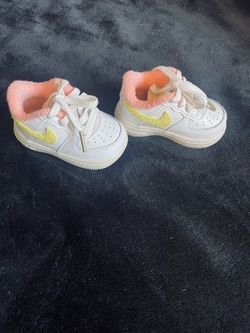 Pink/yellow Nike 3c
