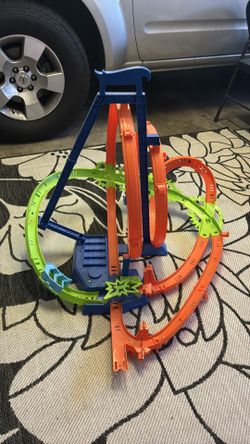 Hot wheels powered track