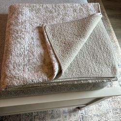White & Beige King Quilt