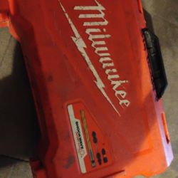 Milwaukee Box