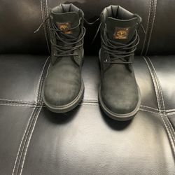 Timberland Youth 6inch Waterproof Boots (size 5)