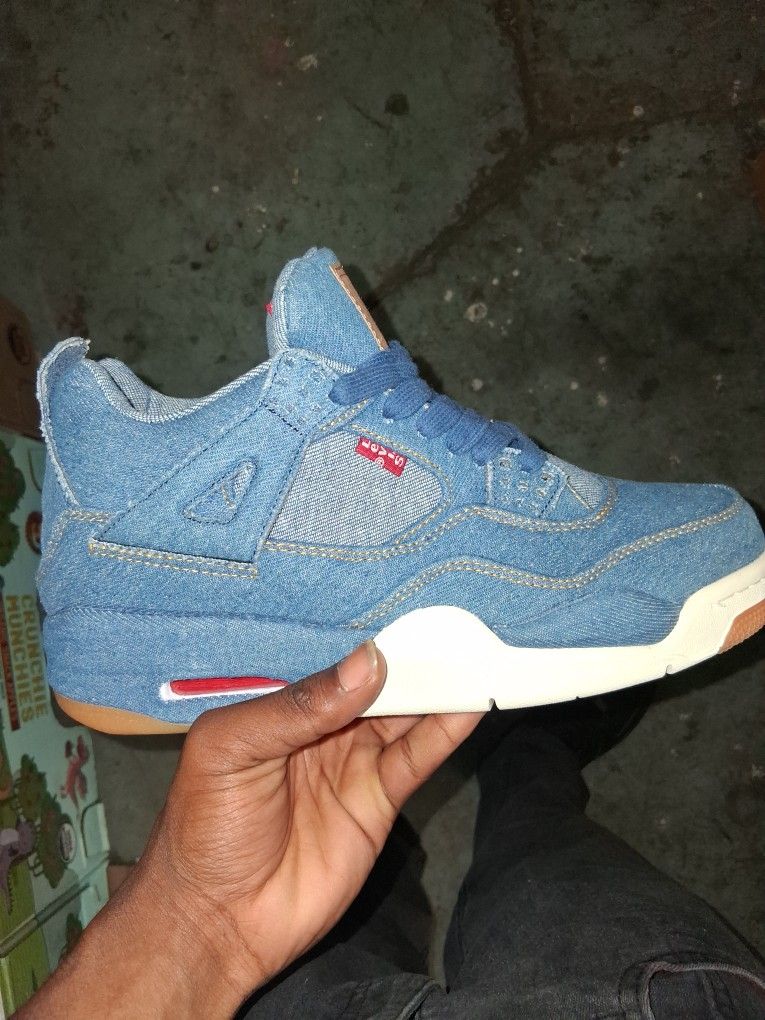 Levi x Jordan 4 Retro "Levi's"