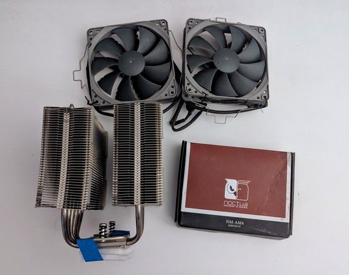 Noctua nh-d14 cpu cooler with noctua nf-p12 redux