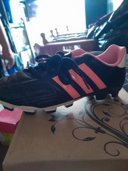 Youth Soccer Shoes 4 1/2