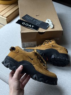 Nike Womens Lahar Low Wheat