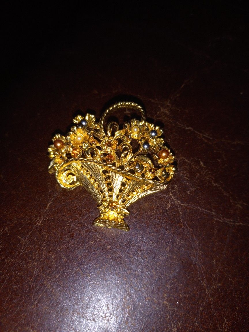 brooch