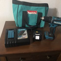 Makita drill, Battery,charger and Bag Set