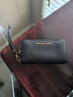 Michael Kors wristlet wallet