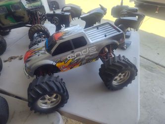Traxxas E-maxx 4x4 electric dual motor rc truck