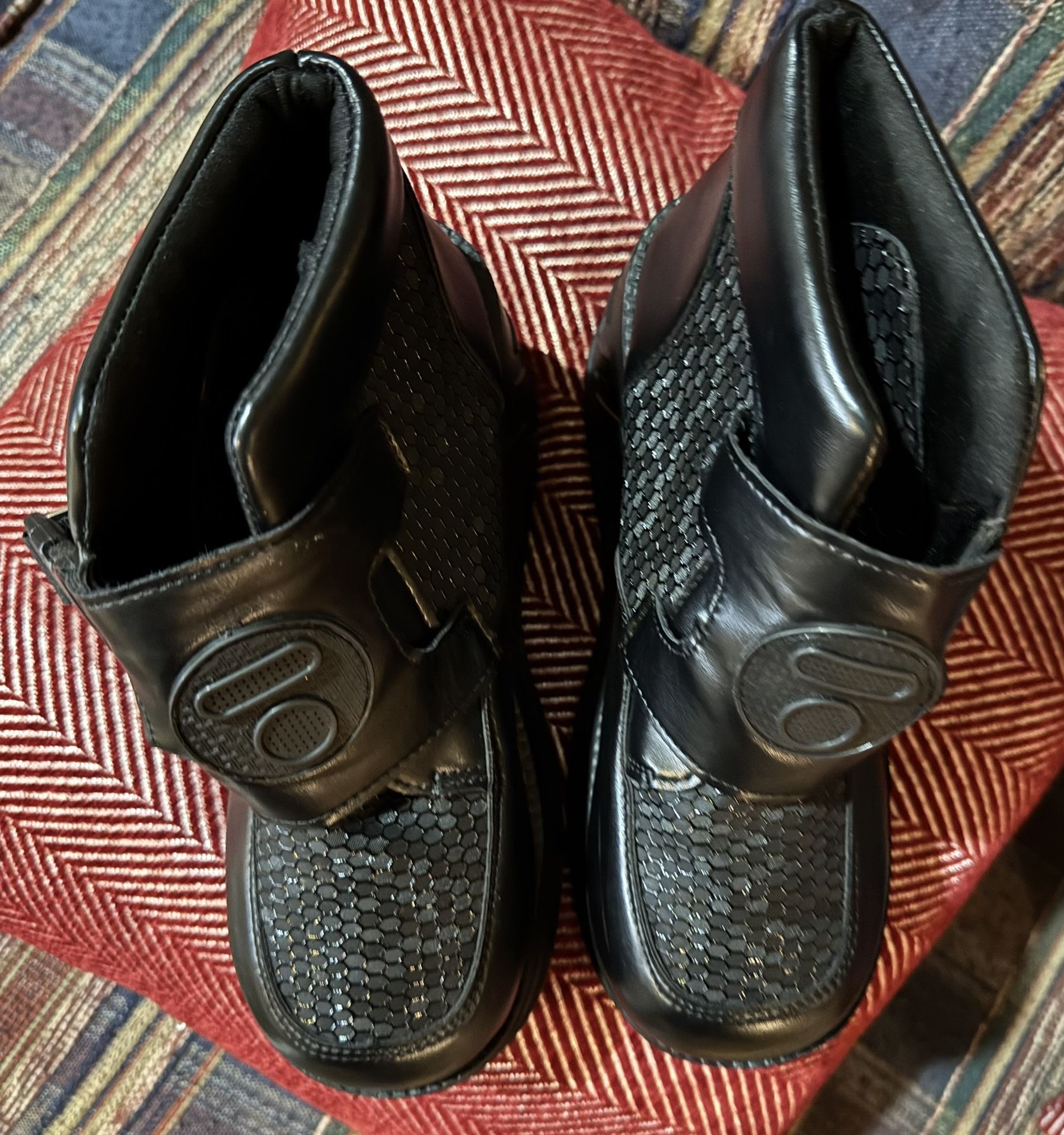 Black Platform
