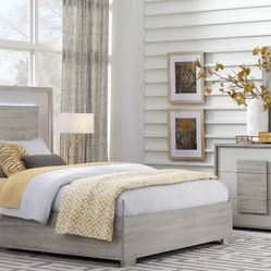 Queen 4 Piece Bedroom Suit w/ Mattress 