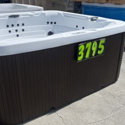 Lifesmart LS600 Spa Hot Tub 220v. Cover, Step,Warranty.Ozone 