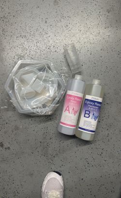Epoxy Resin Clear Kit 64 OZ + 3 Large Molds