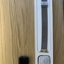 Apple Watch Series 3_42MM -excellent Condition 