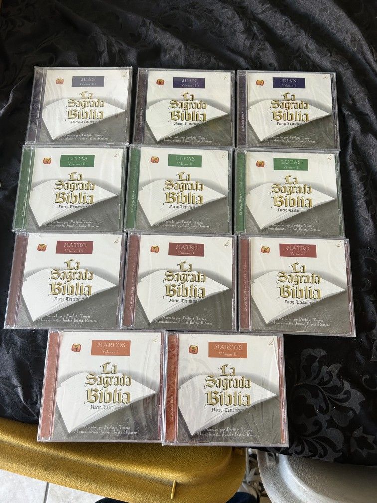 La Sagrada Bible Nuevo Testamento toda la collection en 11 CD