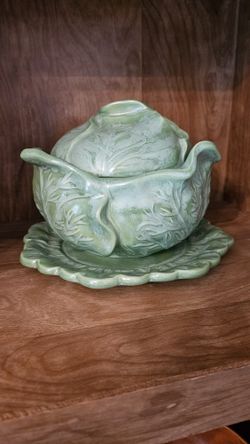 Vintage Holland Mold Cabbage Bowl 