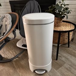 Munchkin Diaper Pail
