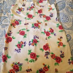 Vintage Girls size 10 NWT.  White denim with Floral Print