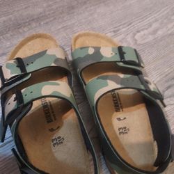 BIRKENSTOCK  SIZE 33 GIRL'S  