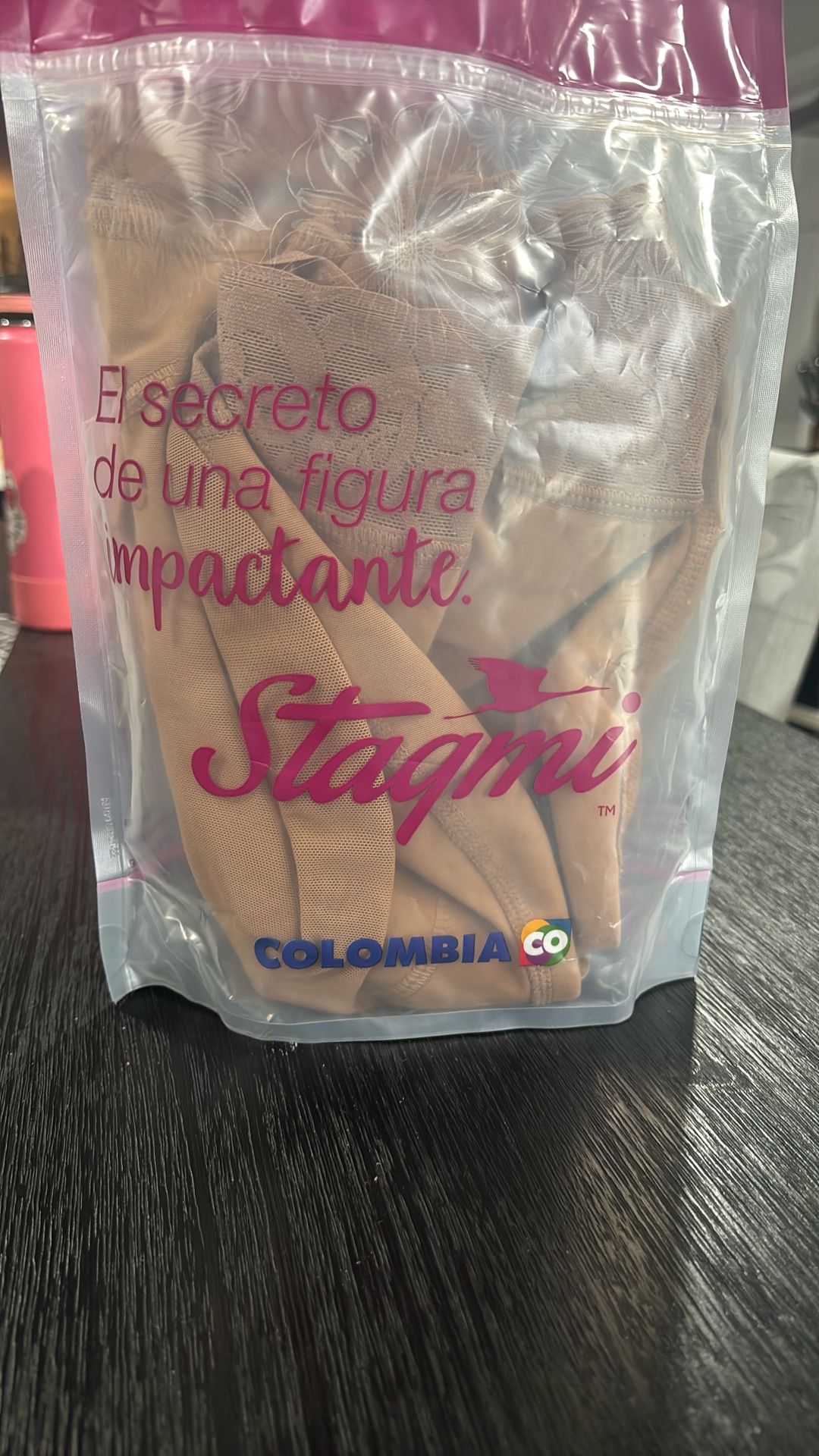 Dana Colombians Stage