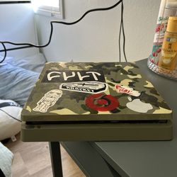 Working PS4 with controller