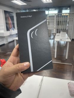 📱 Samsung Galaxy Z Flip7 6.7 inch Foldable Phone (Brand New – 2025) – Starting at $899 or Only $1 to Take It Home Today! Save Up to $200 Instantly + 