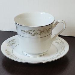 International Silver Co Springtime, Set Of Eight Cups And Saucers 