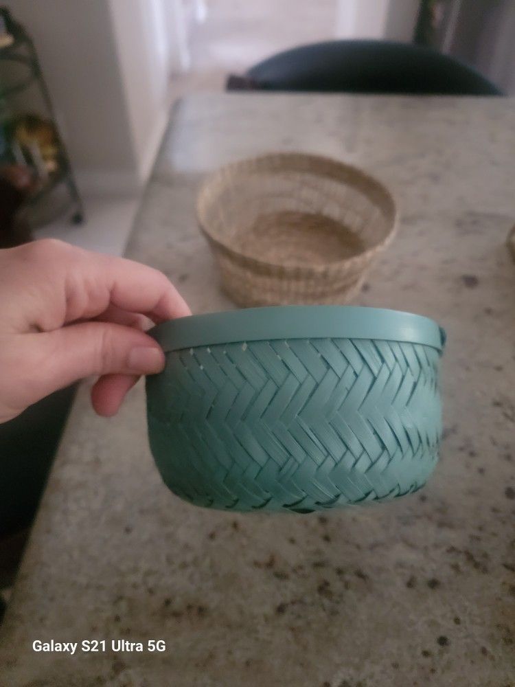 2 / Handmade serving basket for bread