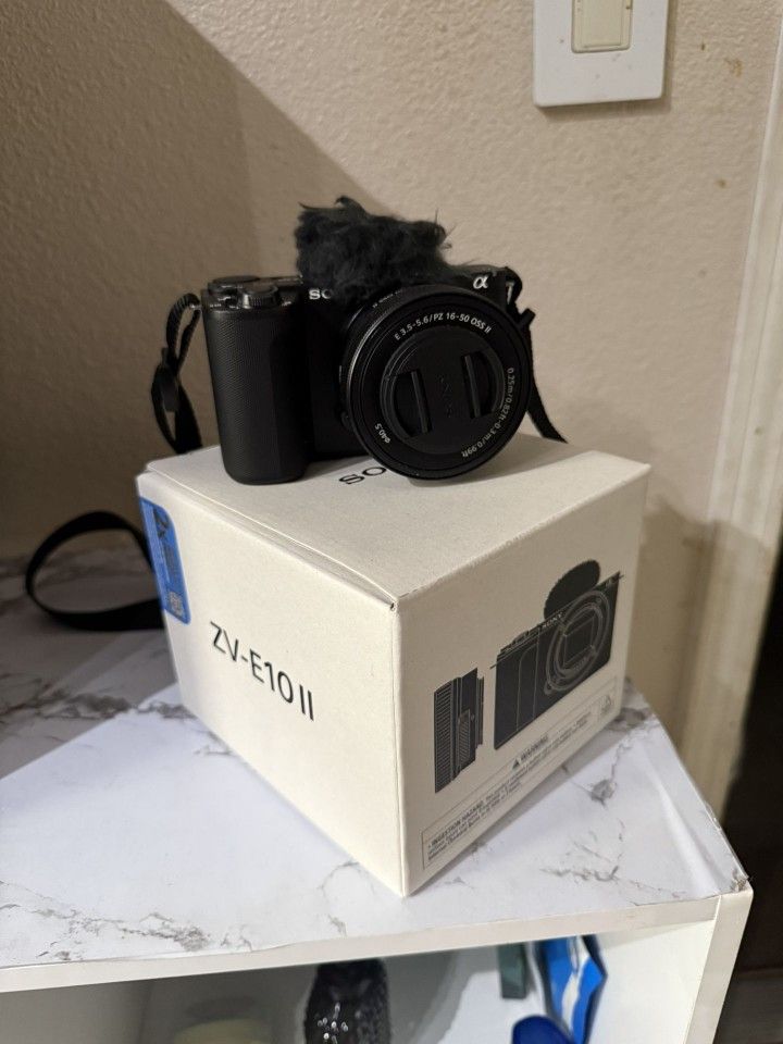 Sony - Alpha ZVE10 II: APS-C Content Creators' Camera Kit - Black