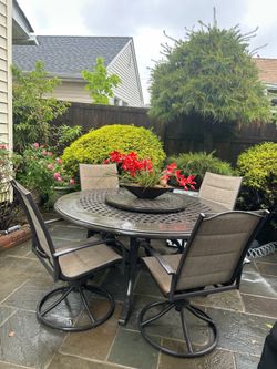 Fortunoff 5 pieces set - 4 swivel chairs -with lazy Susan