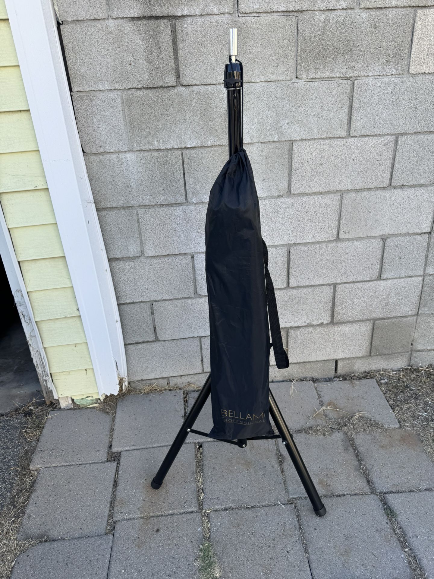 Elam easel