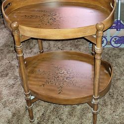 Table With Removable Trays