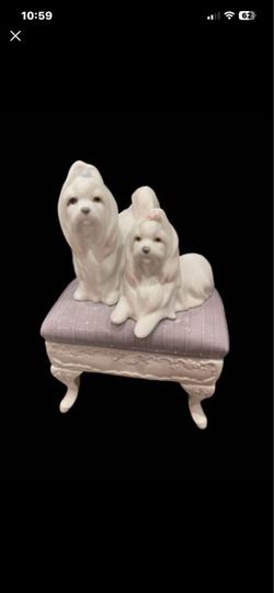 Porcelain Lladro Figurine Maltese lap dogs on ottoman