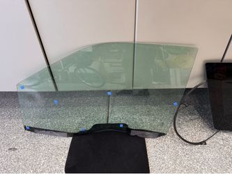 2015-2018 Ford OEM Laminated Glass, 1 Left Front Window, 1 Left And 1 Right Rear Windows, $60 Each