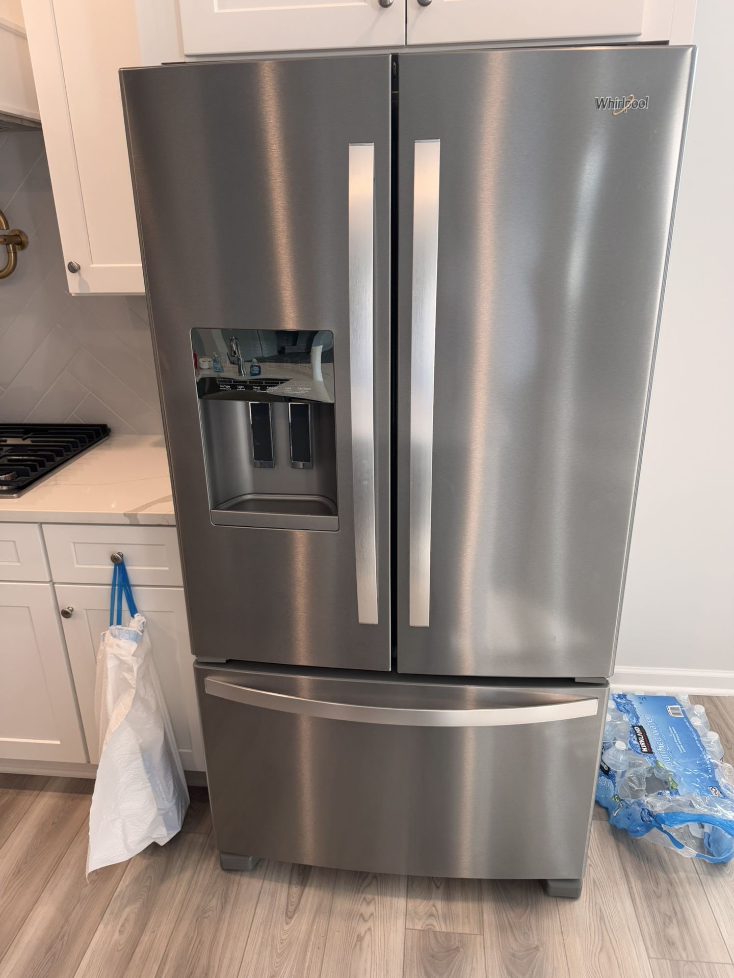 Whirlpool Refrigerator for Sale in Fayetteville, GA - OfferUp