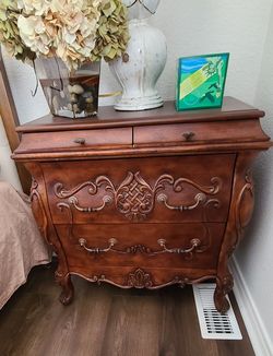 Set of 2 Ornate Wooden 3-Drawer Nightstand / Accent Chest