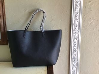 Victoria's Secret Tote Bag / Tassel Black NWT for Sale in Downey, CA -  OfferUp