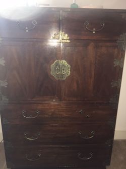 Henredon armoire good condition. Left door needs to put screws in