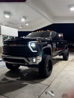 Rims and tires 22x12.50 on 37 toyos