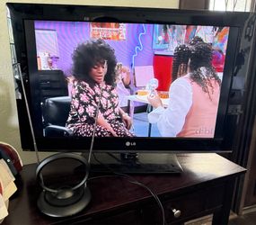32in LG TV