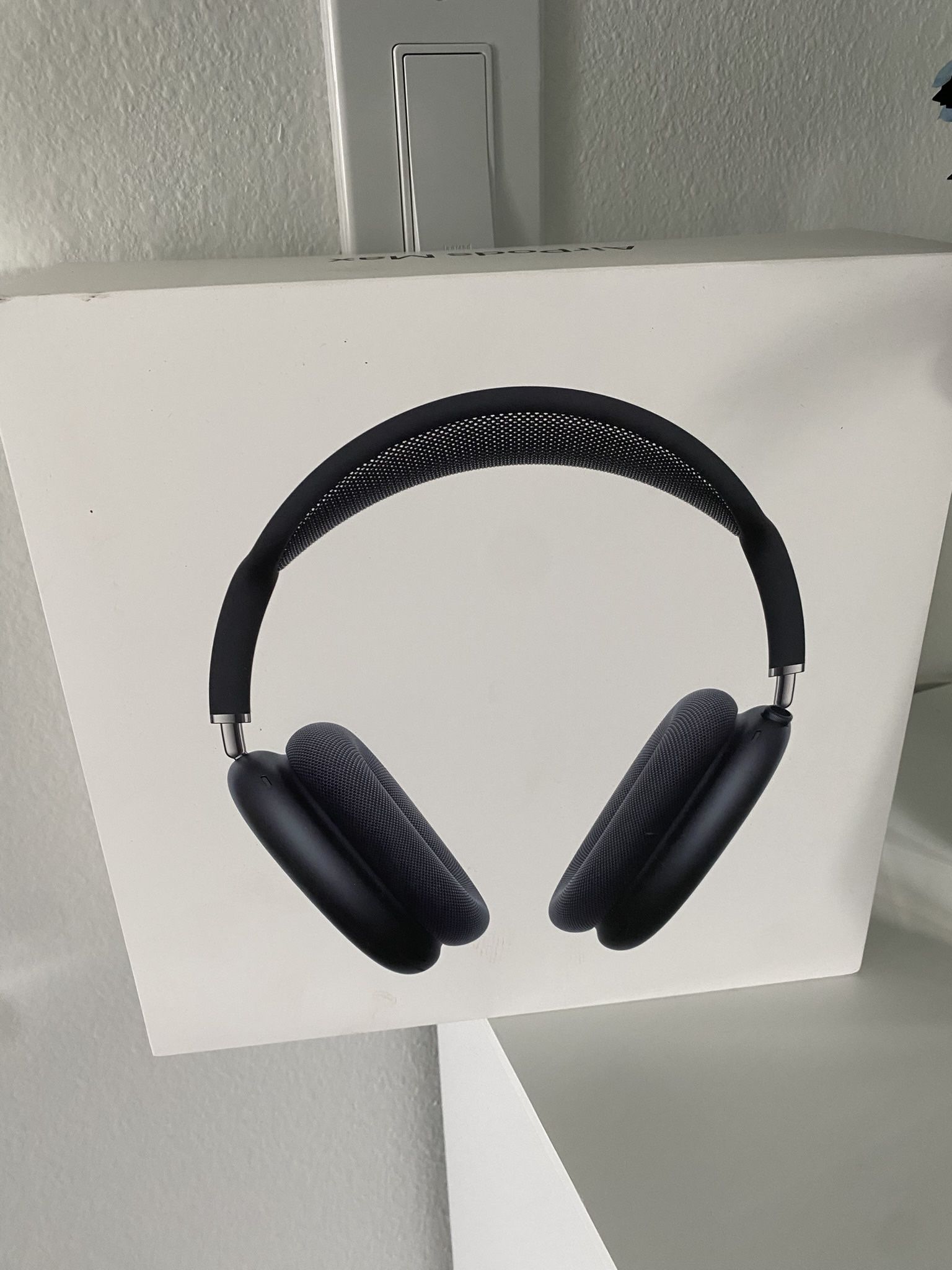 Brand new Sealed Box Black Apple AirPods Pro Max usb-c