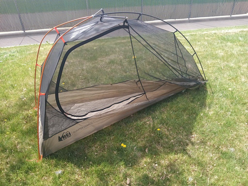 REI One Person tent / with 2 Covers 