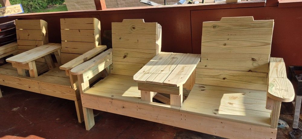 Exterior Bench With Center Table