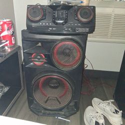 LG  Xboom Muxer With 2 Speakers 