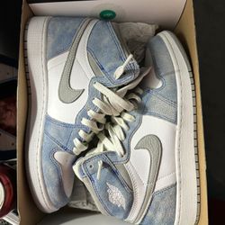 Jordan Retro 1s “Hyper Royal” OG