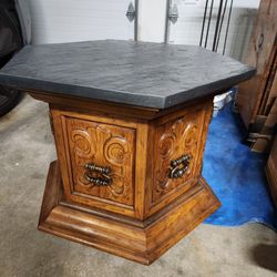 Vintage 6-sided Mid Century Modern End/Side/Nightstand  Wooden Table